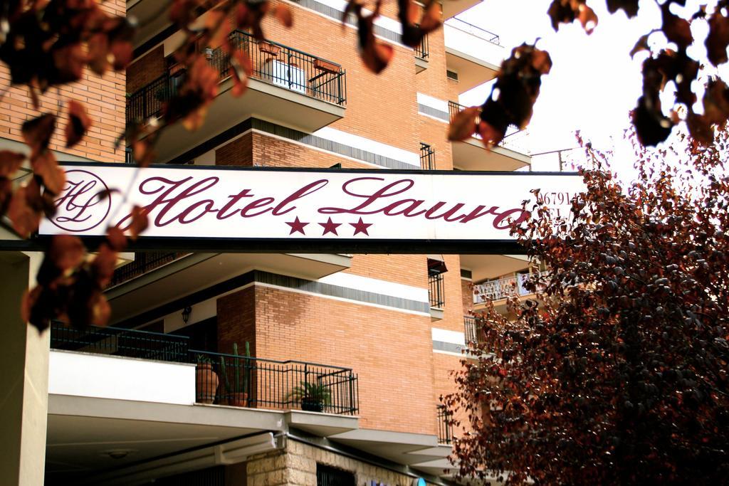 Hotel Laura Чампіно Екстер'єр фото